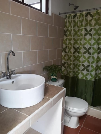 Imagen de la habitación del Hotel Hostel Casa Brenes. Foto 10