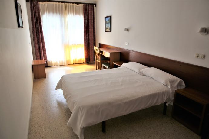 Imagen de la habitación del Hotel Hostel Costa Brava. Foto 9
