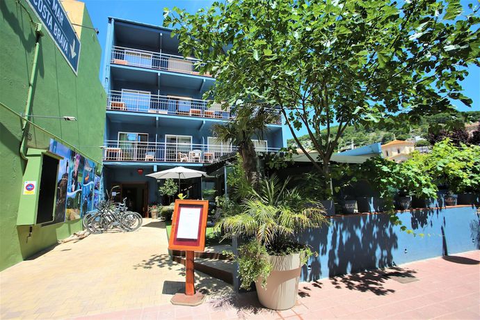 Imagen general del Hotel Hostel Costa Brava. Foto 1