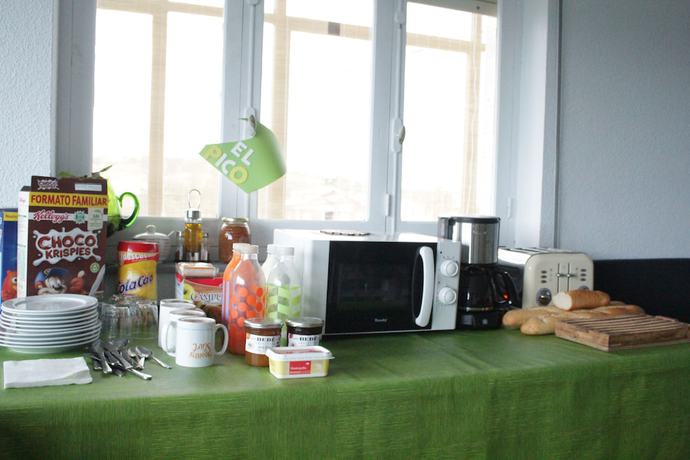 Imagen de los interiores del Hotel Hostel El Pico De Santillana. Foto 10