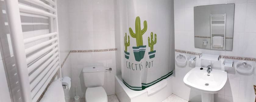 Imagen de la habitación del Hotel Hostel El Pico De Santillana. Foto 6