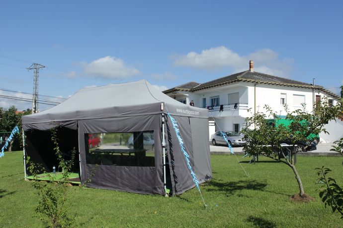 Imagen de los exteriores del Hotel Hostel El Pico De Santillana. Foto 8