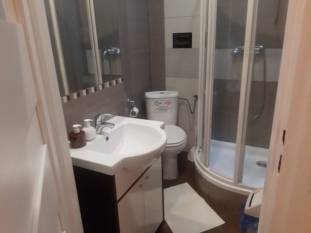 Imagen de la habitación del Hotel Hostel Euro-Room. Foto 13