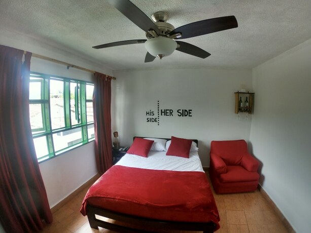 Imagen de la habitación del Hotel Hostel La Rosa Nautica. Foto 19