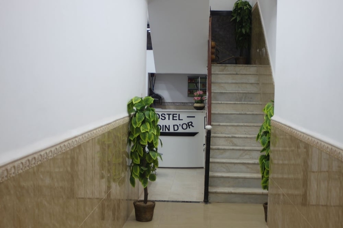 Imagen de los interiores del Hotel Hostel Le Coin D or. Foto 16