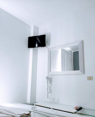 Imagen de la habitación del Hotel Hostel Neon. Foto 5