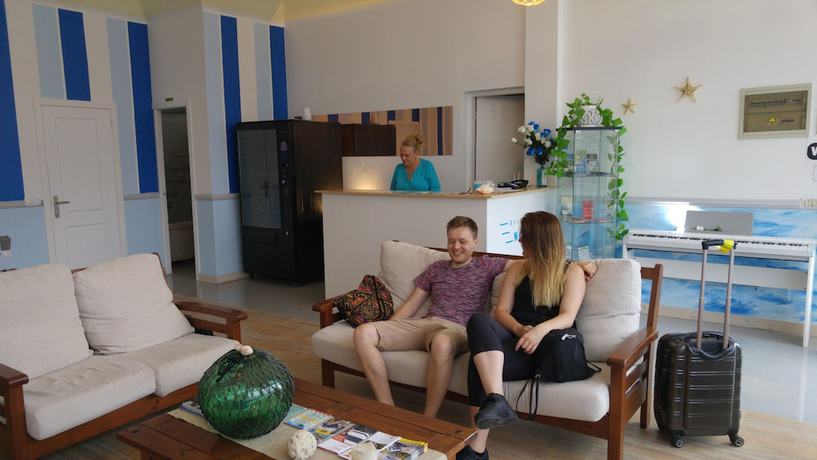 Imagen de los interiores del Hotel Hostel Neon. Foto 18