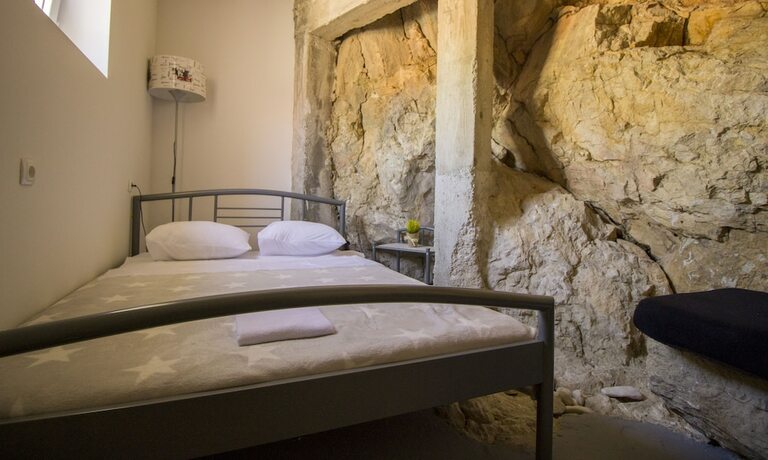 Imagen de la habitación del Hotel Hostel Omi&scaron;. Foto 14