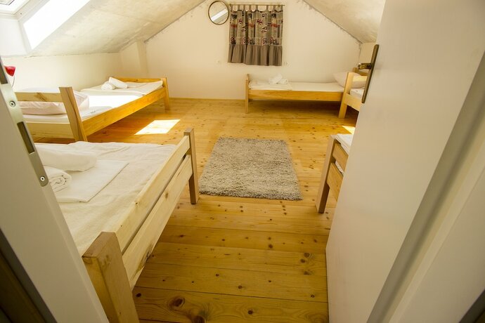 Imagen de la habitación del Hotel Hostel Omi&scaron;. Foto 15