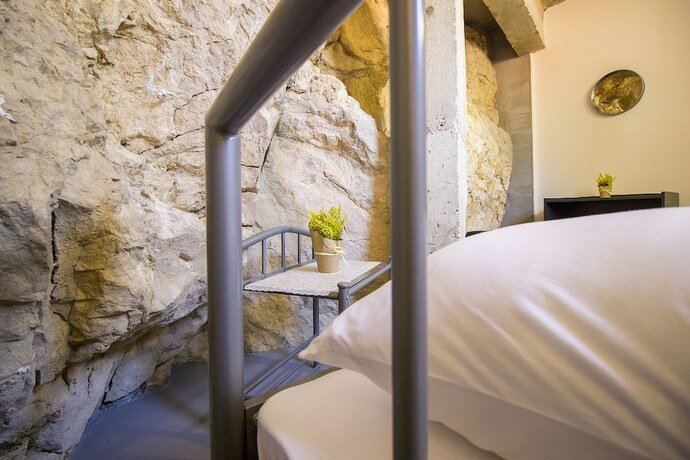 Imagen general del Hotel Hostel Omi&scaron;. Foto 12