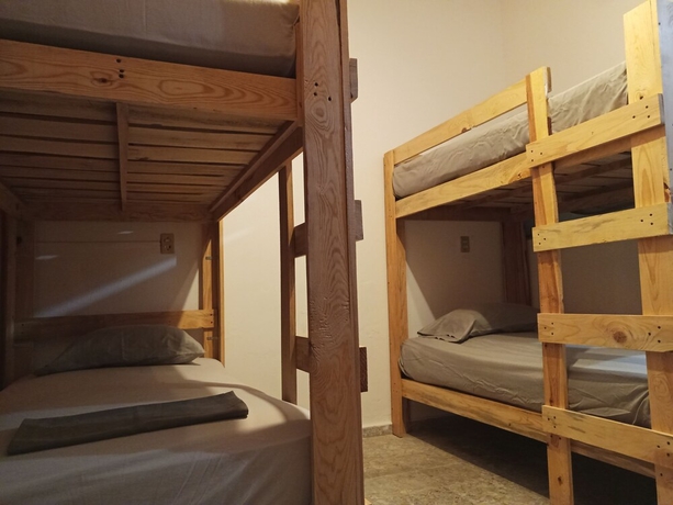 Imagen de la habitación del Hotel Hostel Paricut&iacute;n. Foto 9