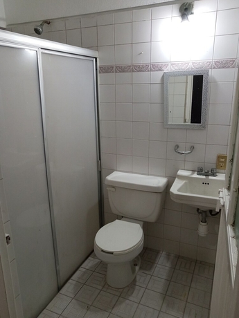 Imagen de la habitación del Hotel Hostel Paricut&iacute;n. Foto 19