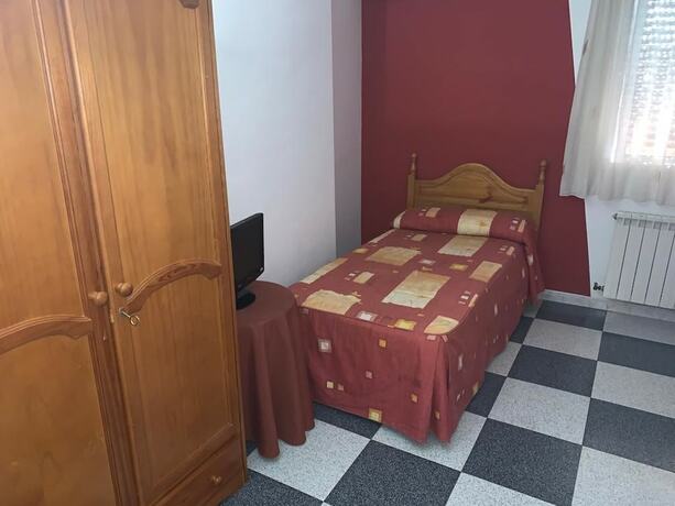 Imagen de la habitación del Hotel Hostel Restaurant Leyvamar. Foto 15