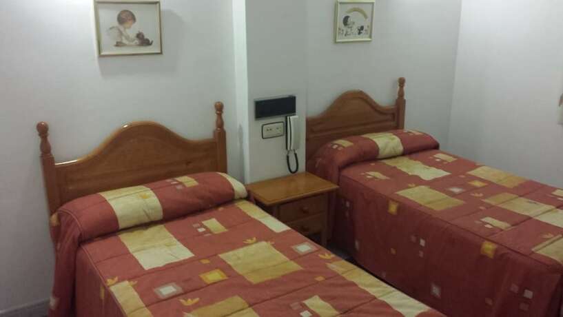 Imagen de la habitación del Hotel Hostel Restaurant Leyvamar. Foto 18