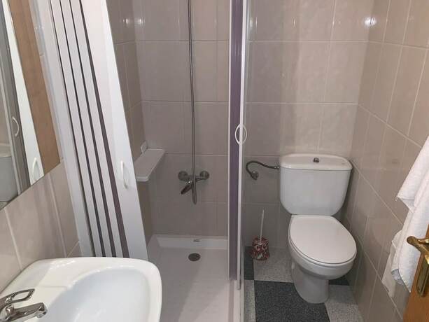 Imagen general del Hotel Hostel Restaurant Leyvamar. Foto 9