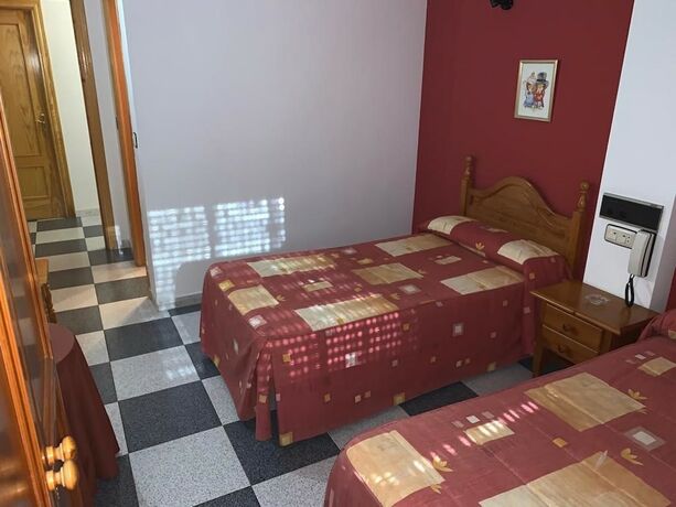 Imagen de la habitación del Hotel Hostel Restaurant Leyvamar. Foto 19