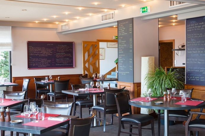 Imagen del bar/restaurante del Hotel Hostellerie D'aussois. Foto 2