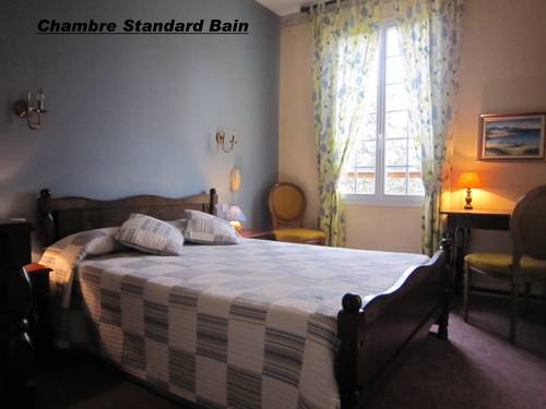 Imagen de la habitación del Hotel Hostellerie De La Bouriane. Foto 11