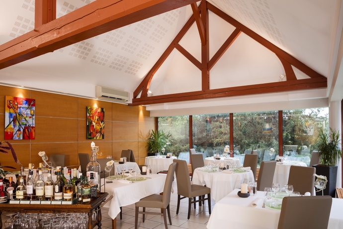 Imagen del bar/restaurante del Hotel Hostellerie De La Chaumi&egrave;re. Foto 4