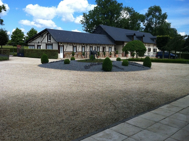 Imagen de los exteriores del Hotel Hostellerie De La Hauquerie-chevotel. Foto 5