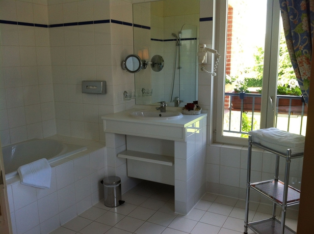 Imagen de la habitación del Hotel Hostellerie De La Hauquerie-chevotel. Foto 3