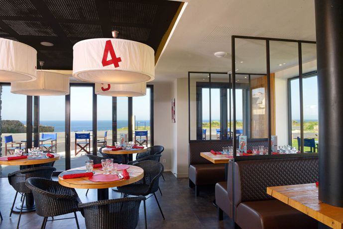 Imagen del bar/restaurante del Hotel Hostellerie De La Pointe Saint Mathieu. Foto 3
