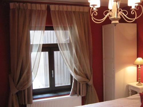 Imagen de los interiores del Hotel Hostellerie De La Poste. Foto 8