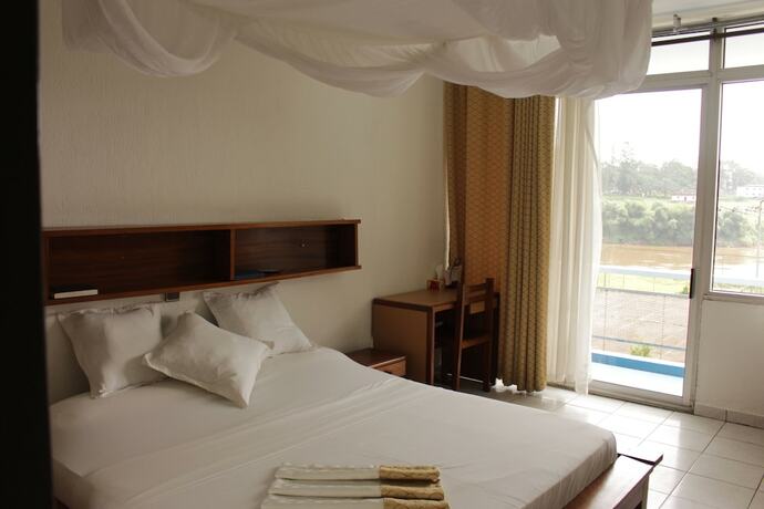 Imagen general del Hotel Hostellerie De La Sanaga. Foto 6