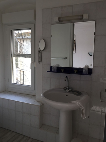 Imagen de la habitación del Hotel Hostellerie De La Source. Foto 11