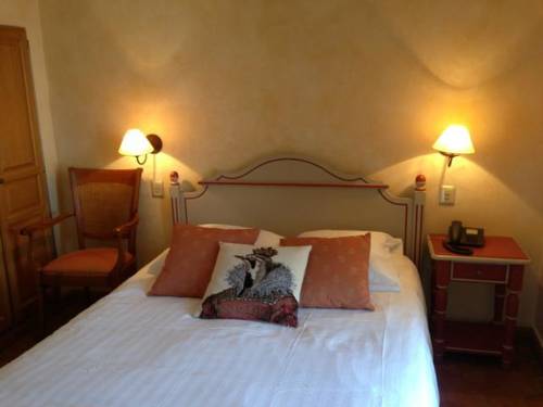 Imagen de la habitación del Hotel Hostellerie De La Tour D'auxois. Foto 6