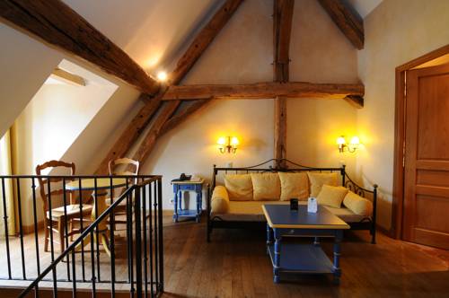 Imagen de la habitación del Hotel Hostellerie De La Tour D'auxois. Foto 15