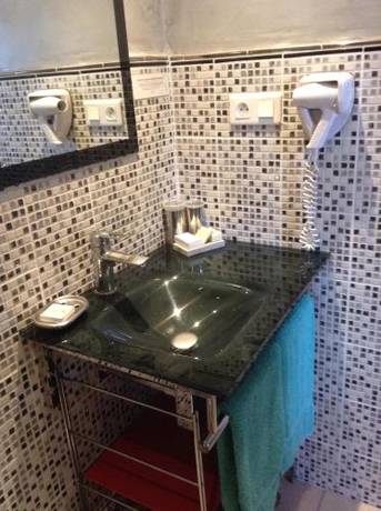 Imagen de la habitación del Hotel Hostellerie De La Tour. Foto 8