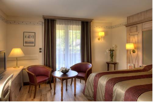Imagen de la habitación del Hotel Hostellerie Des Ch&acirc;teaux and Spa. Foto 11