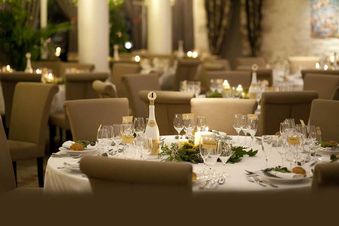 Imagen del bar/restaurante del Hotel Hostellerie Des Clos. Foto 3