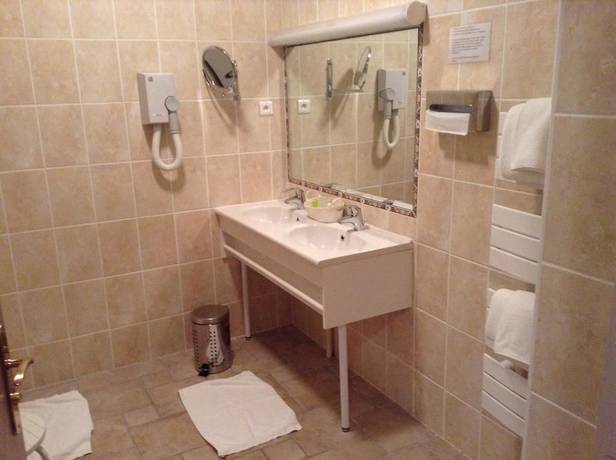 Imagen de la habitación del Hotel Hostellerie Du Bois Guibert. Foto 16