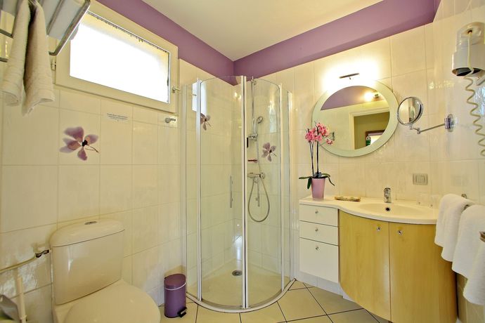 Imagen de la habitación del Hotel Hostellerie Du Causse. Foto 8