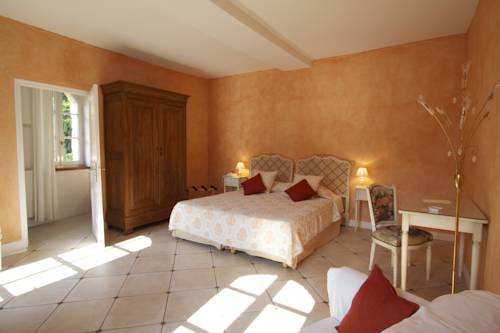 Imagen de la habitación del Hotel Hostellerie Du Ch&acirc;teau Les Muids. Foto 14