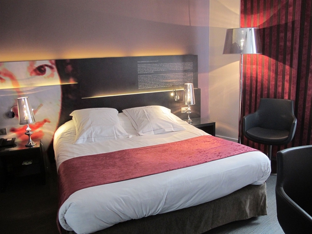 Imagen de la habitación del Hotel Hostellerie Du Chapeau Rouge. Foto 3