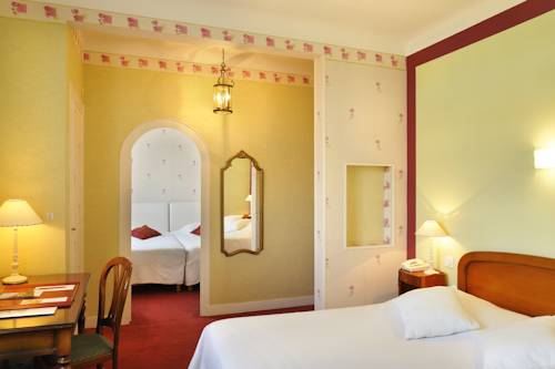 Imagen de la habitación del Hotel Hostellerie Du Chateau. Foto 3