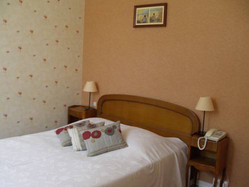 Imagen de la habitación del Hotel Hostellerie Du Chateau. Foto 4