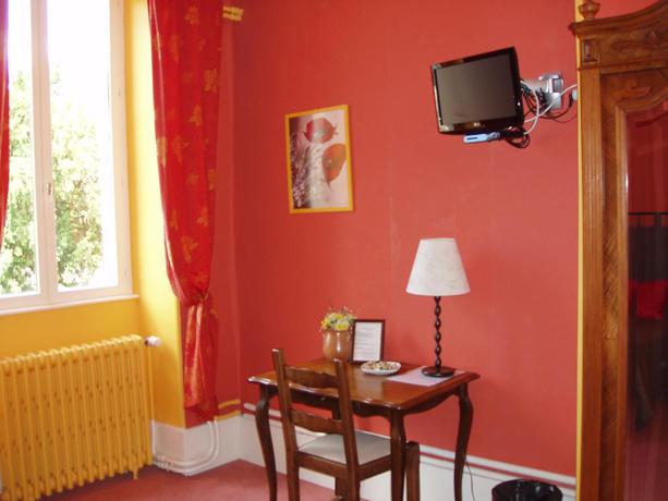 Imagen general del Hotel Hostellerie Du Chateau, Sainte-Sabine. Foto 8
