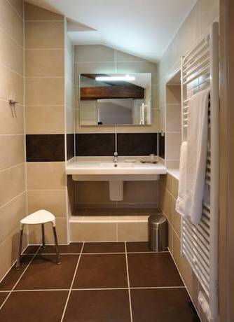 Imagen de la habitación del Hotel Hostellerie Du Forez. Foto 12