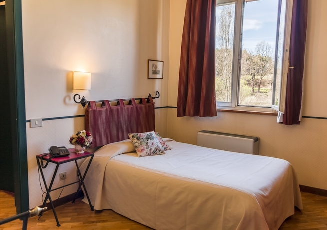 Imagen de la habitación del Hotel Hostellerie Du Golf. Foto 4