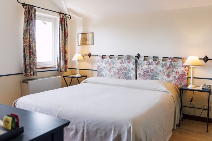 Imagen de la habitación del Hotel Hostellerie Du Golf. Foto 13