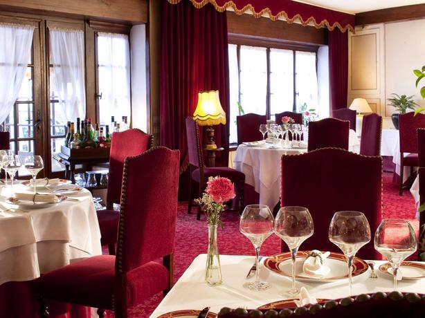 Imagen del bar/restaurante del Hotel Hostellerie Du Grand Sully. Foto 2