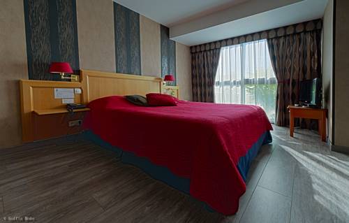 Imagen de la habitación del Hotel Hostellerie Du Mont Aimé. Foto 10