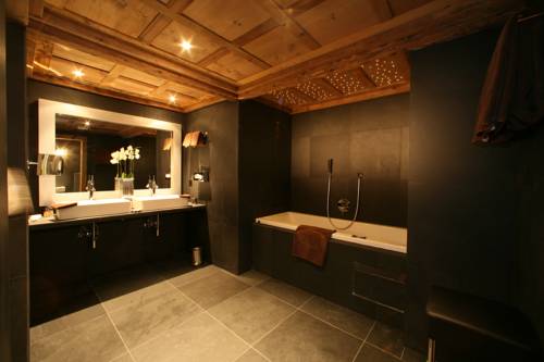 Imagen de la habitación del Hotel Hostellerie Du Pas De L'ours Relais Et Chateaux. Foto 16
