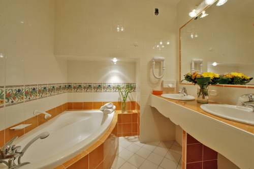 Imagen de la habitación del Hotel Hostellerie Du Passeur. Foto 6