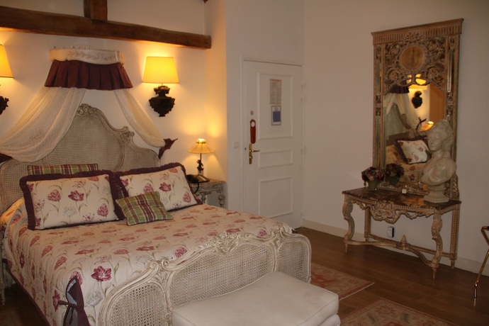 Imagen de la habitación del Hotel Hostellerie Du Prieuré. Foto 8