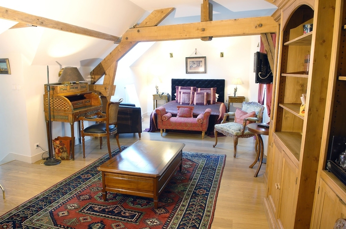 Imagen de la habitación del Hotel Hostellerie Du Prieuré. Foto 10